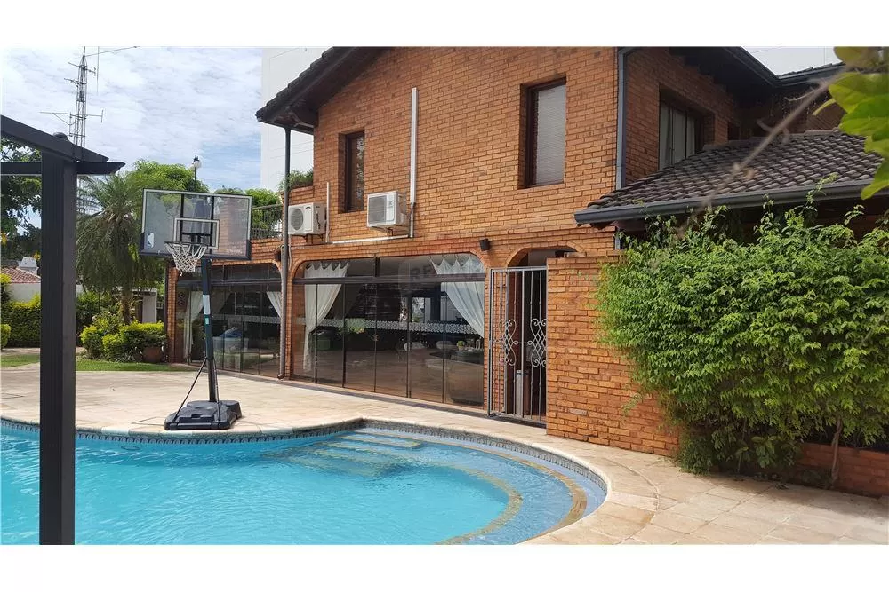 Venta de Hermosa Casa en Residencial Villa Morra 2,700,000 USD — foto 2