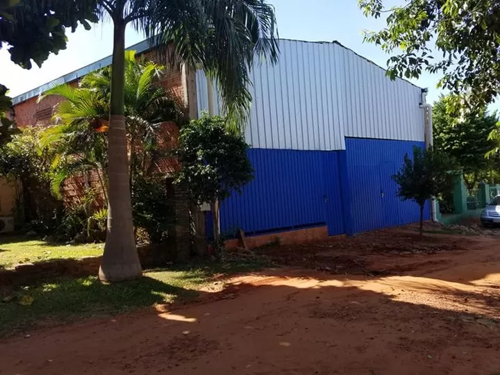Limpio z Villa Madrid, vendo deposito a una cuadra de la ruta. 370 m2 de construcción. — foto 2