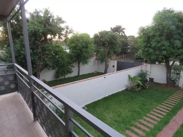 OFERTAZO! ANTES 250.000 USD HOY 230.000 USD - DISTINGUIDO DUPLEX - GRAN JARDIN! — foto 3