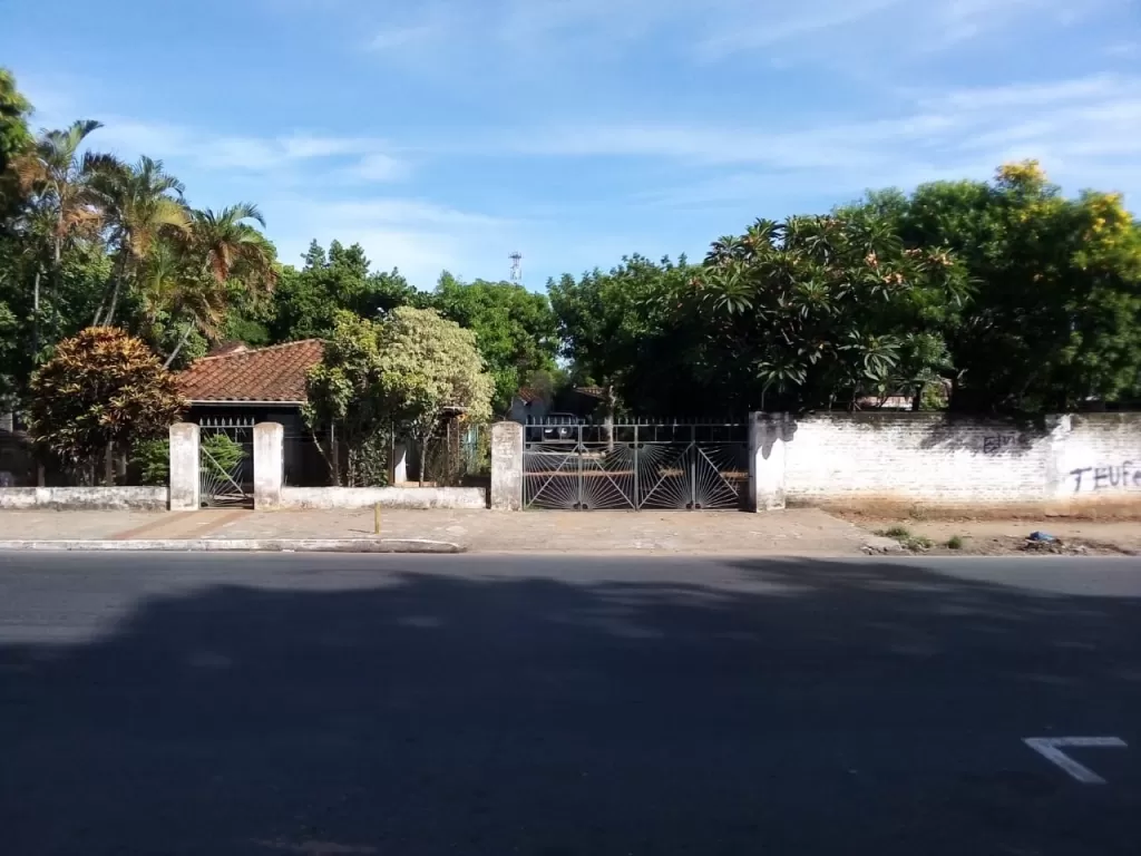 VENDO CASA EN EL CENTRO DE SAN LORENZO — foto 2
