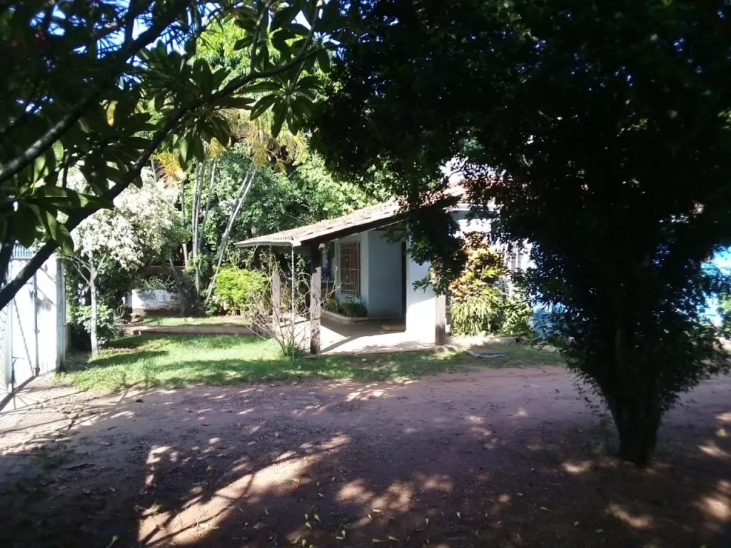 VENDO CASA EN EL CENTRO DE SAN LORENZO — foto 3