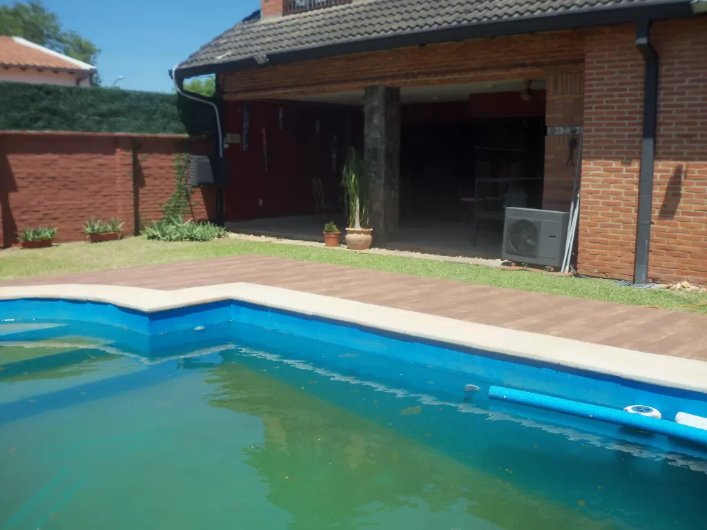 ELEGANTE RESIDENCIA DE 3 DORMITORIOS EN EL BARRIO LOS LAURELES — foto 3