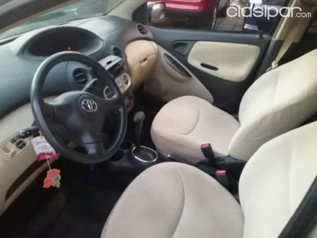 Toyota Vitz 2004 — foto 3