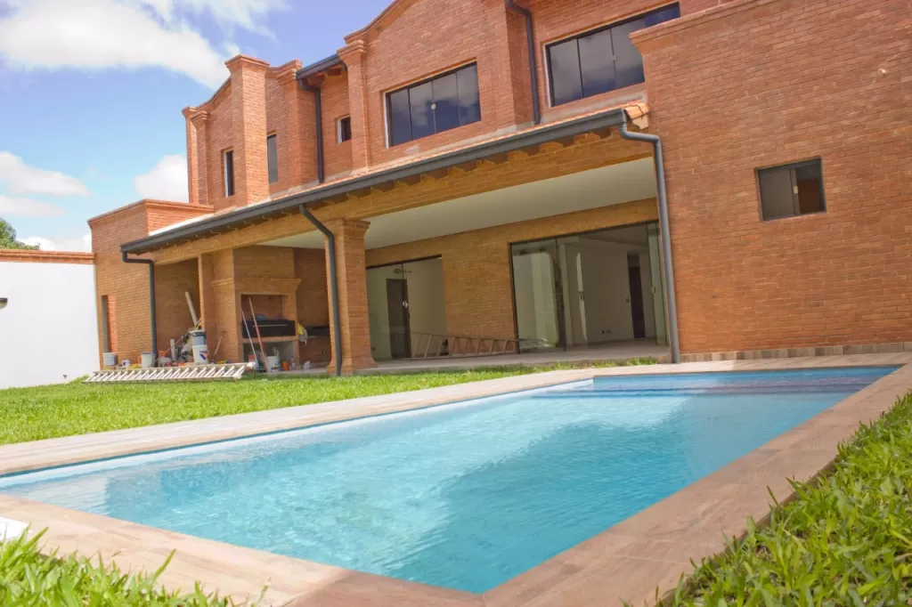 VILLA AURELIA BOGGIANI: RESIDENCIA PREMIUM - 5 DORMIT, JARDIN, PISCINA - 590.000 USD — foto 2