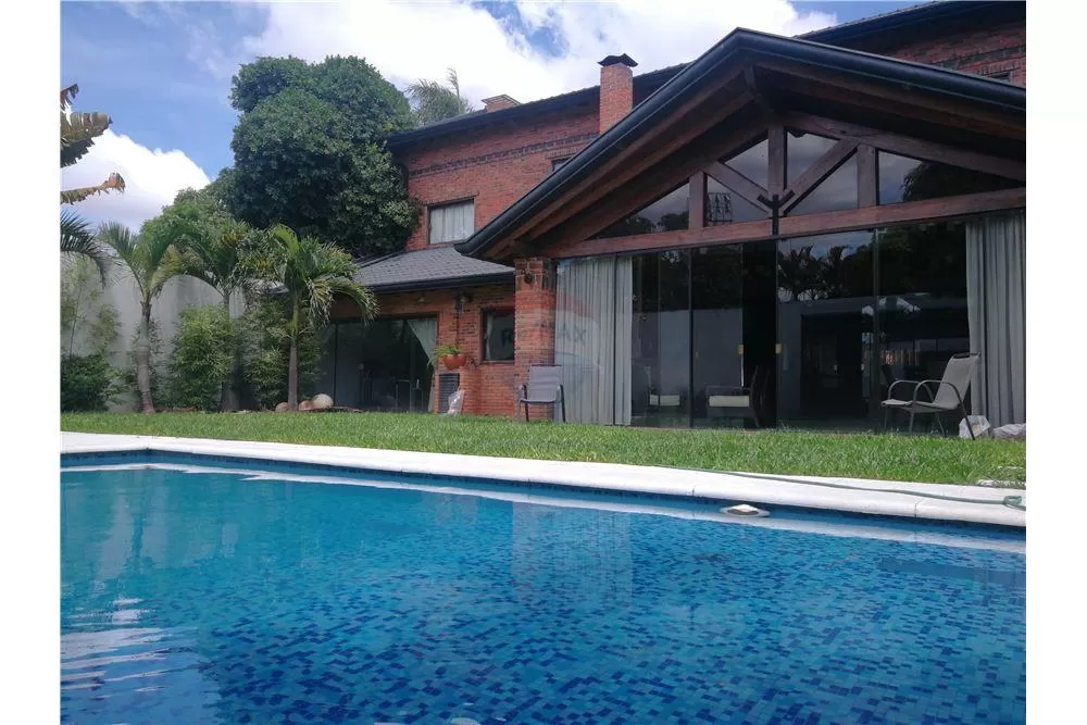Hermosa Residencia a la venta 550,000 USD Salvador del Mundo — foto 2