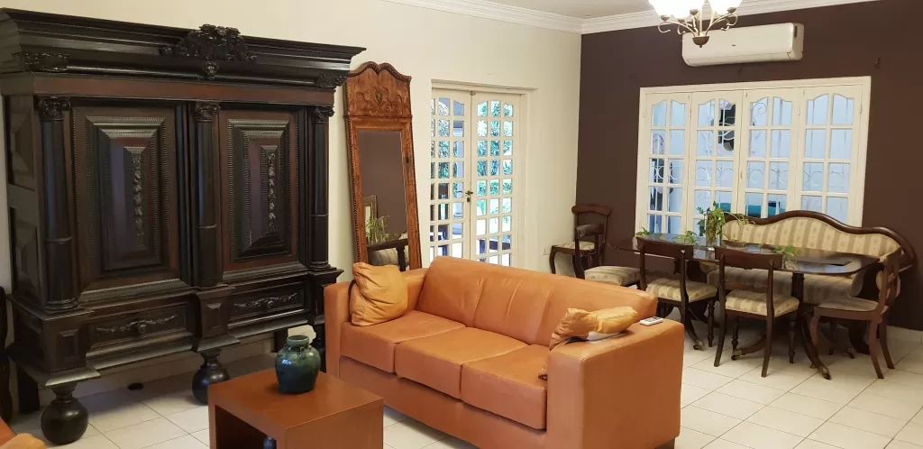 500m PASEO GALERIA, Casa AMOBLADA (ideal extranjeros) terr. 960m2 y 300m2 construido — foto 2
