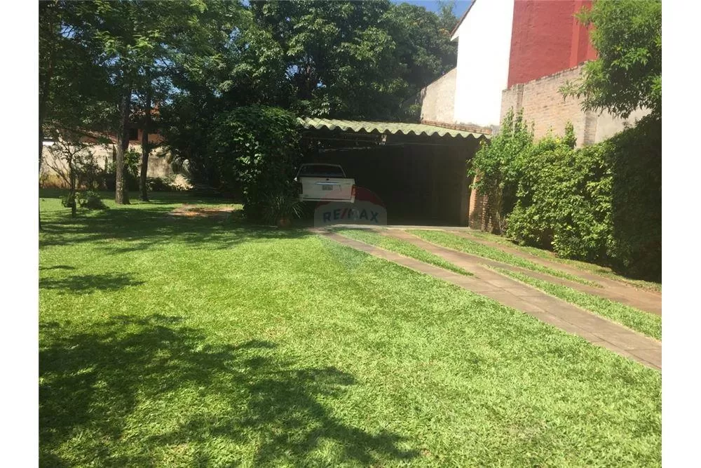 Terreno con excelente ubicacion en Barrio Herrera 220,000 USD — foto 3