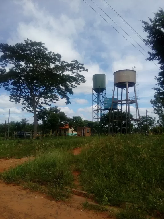 Pindolo Aregua, vendo sobre empedrado a 50 metros del centro de salud — foto 3