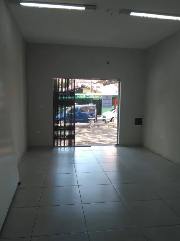 Salón comercial con ubicación estratégica — foto 2