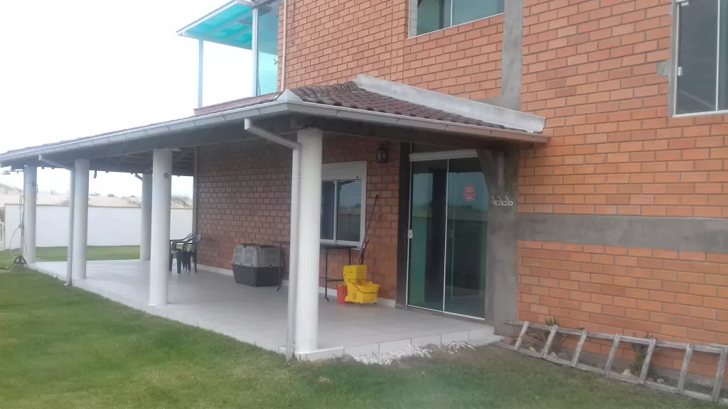 VENDO HERMOSA CASA EN PLAYA CAMACHO SC BR. FRENTE AL MAR. — foto 3