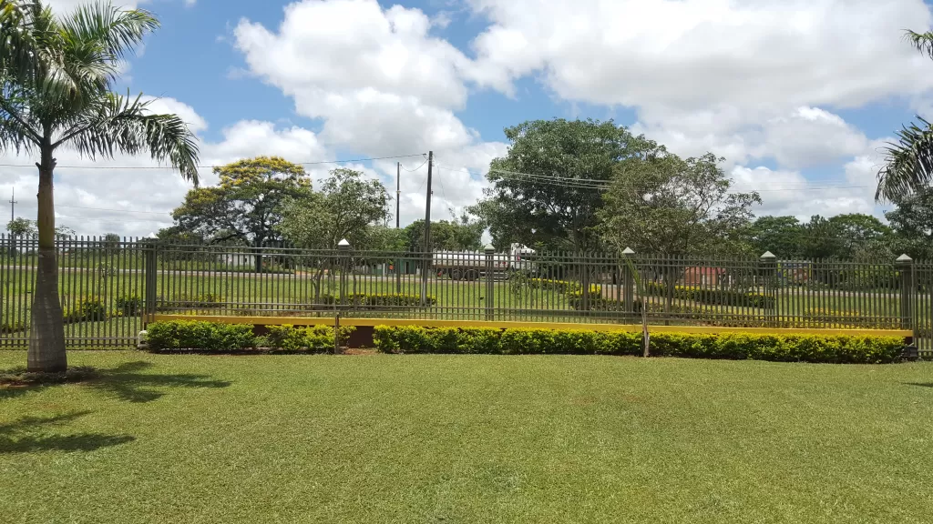 Residencia con un amplio terreno en la hermosa ciudad de Caaguazú — foto 3