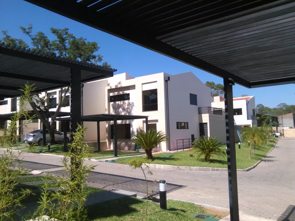 DUPLEX VENDO BOULEVARD JARDINES!!!! CON PISCINA!!! — foto 2