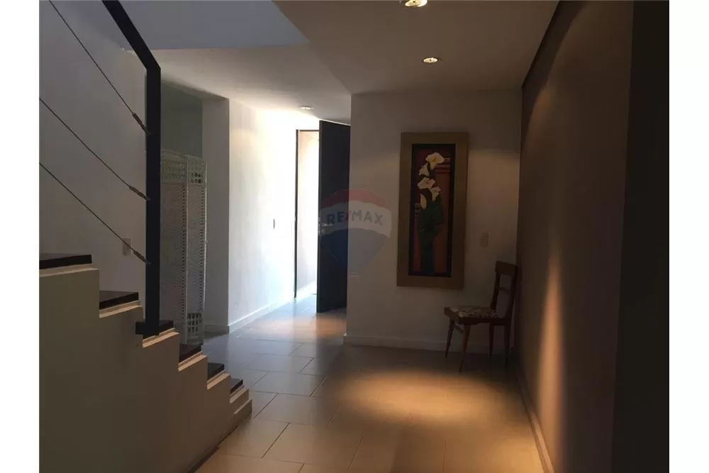 Vendo Amplia casa en Botánica 5 — foto 3