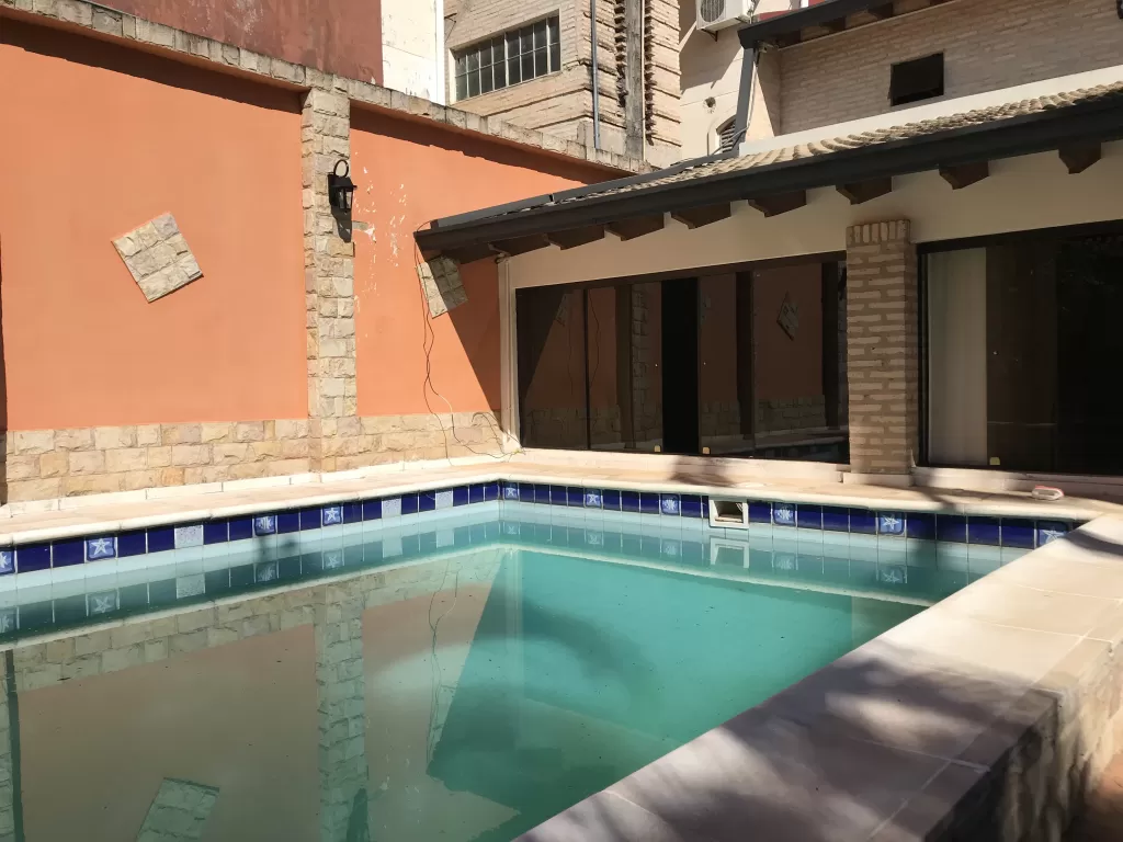 EN VENTA CASA ZONA LA VIENESA DE MCAL. LOPEZ, LAGUNA GRANDE — foto 3