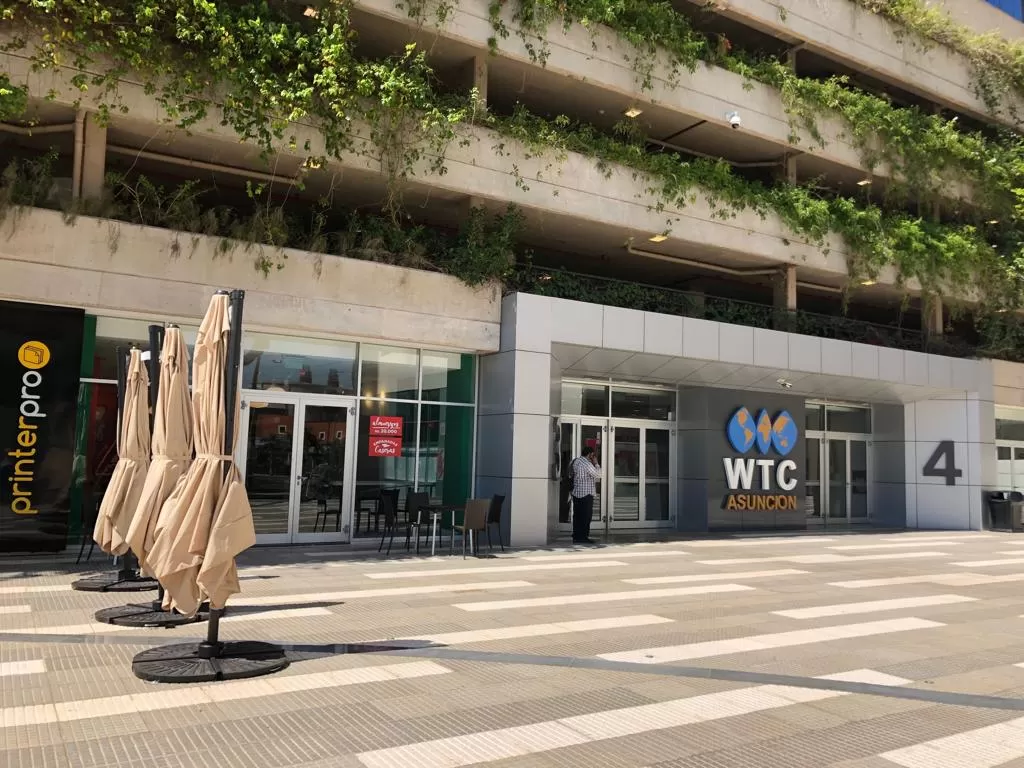 VENDO RETAIL EN EL WORLD TRADE CENTER — foto 2