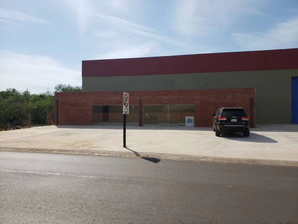 MARIANO ROQUE ALONSO - LIMPIO: UN LUJO! 1.200 m2 DEPÓSITO + OFICINA — foto 2