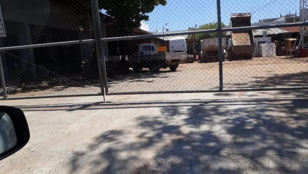 AVDA. MME LYNCH (EN ESQUINA): 2.500 m2 - MAGNIFICO DEPÓSITO INDUSTRIAL + OFICINA + PARKING — foto 2