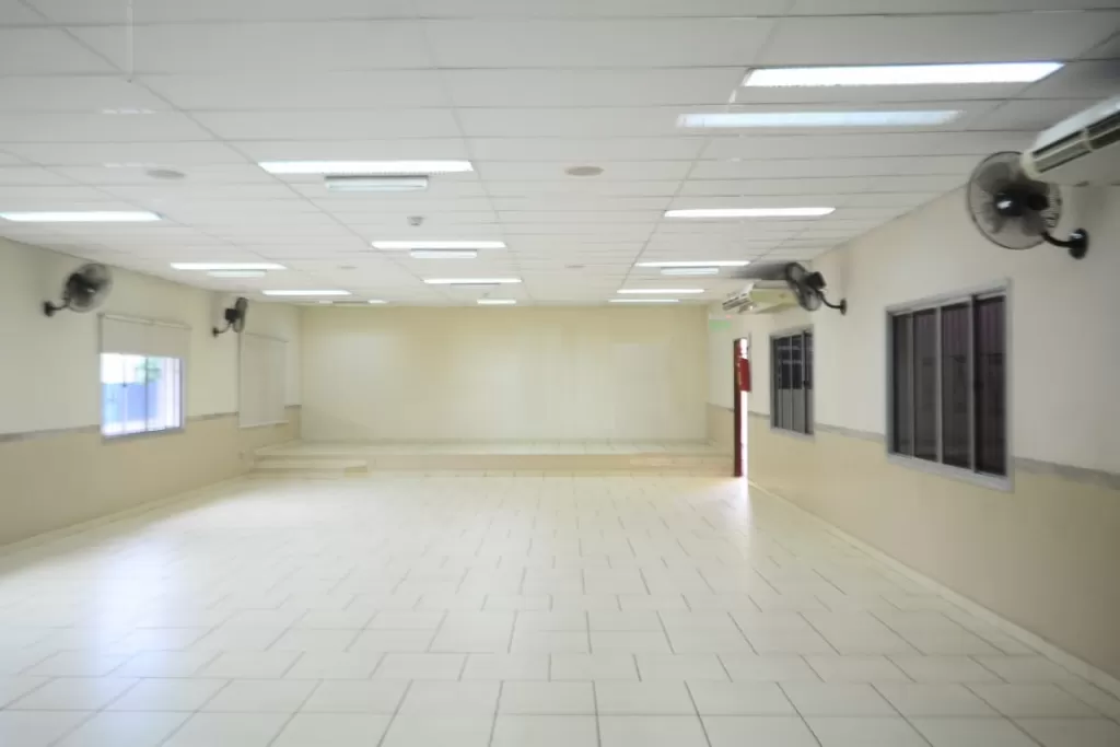 Hermoso Salón cerca de la Terminal - OFERTA!!! — foto 3