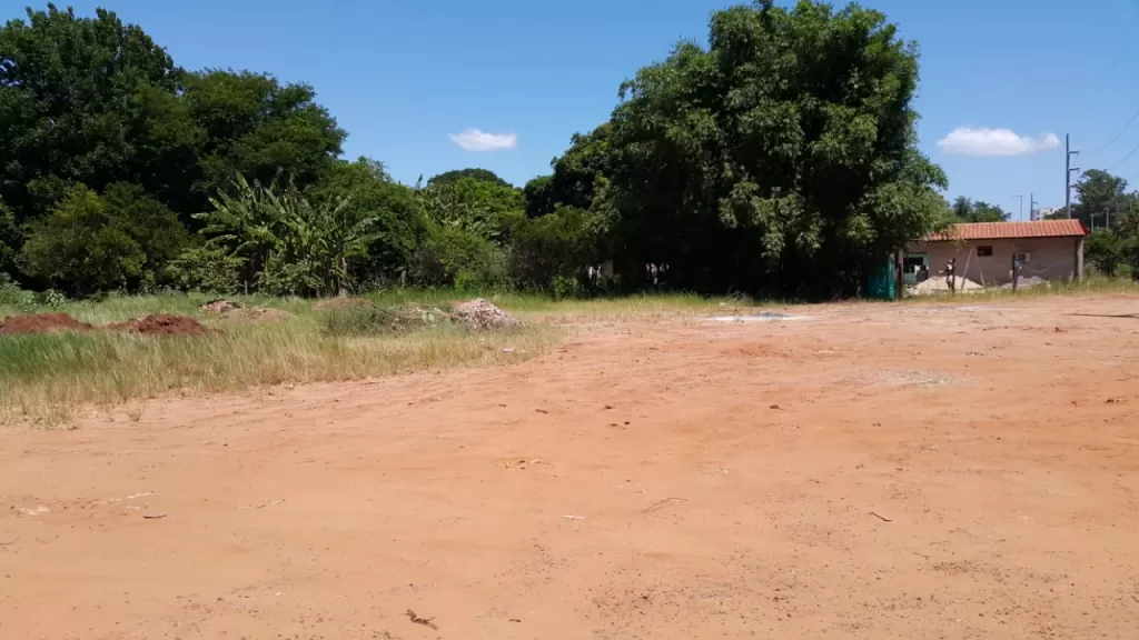 Hermosos terrenos, sobre la Avenida Laguna Grande.Dimensión Total 1480 mts2.!! — foto 2