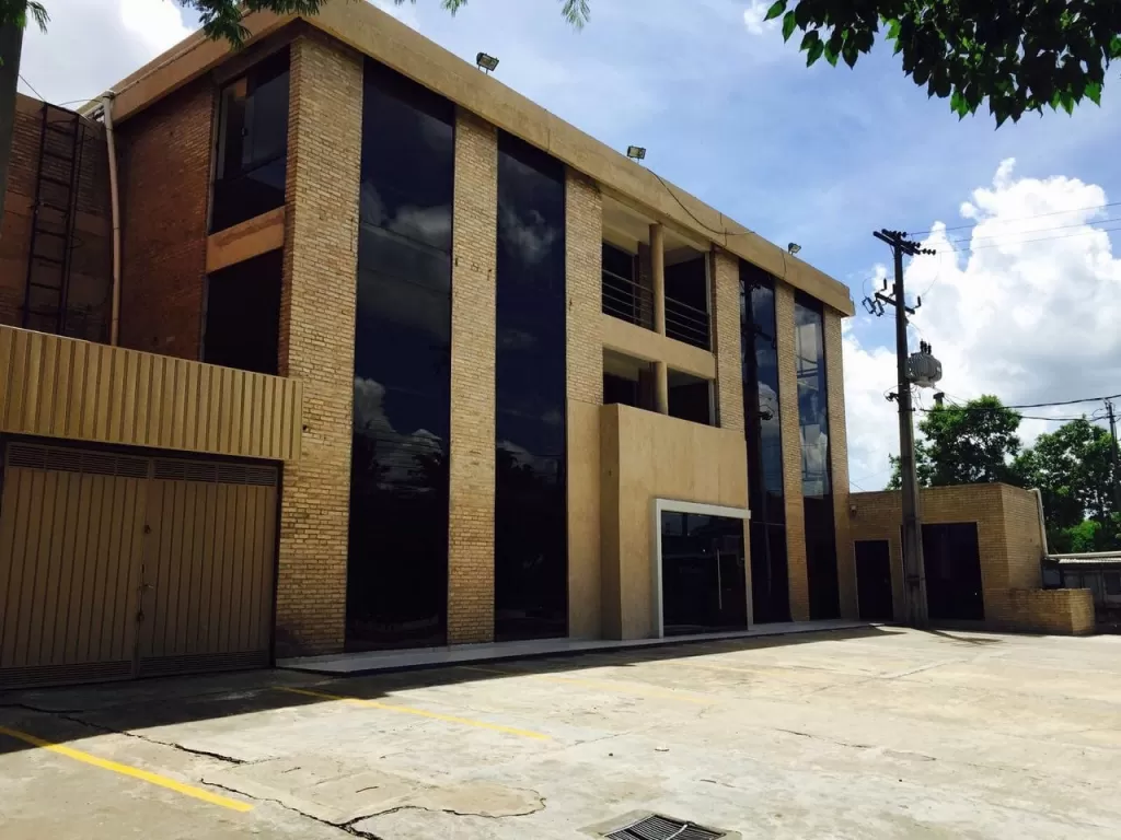 AVDA. SANTA TERESA MME. LYNCH - 496 m2: P SHOWROOM, EMPRESAS, TIENDAS, ETC. - 6.500 USD — foto 2