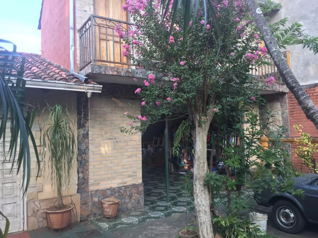 Vendo casa a tres cuadras de General Santos, pasando una de I.P.S 12 de Junio — foto 2
