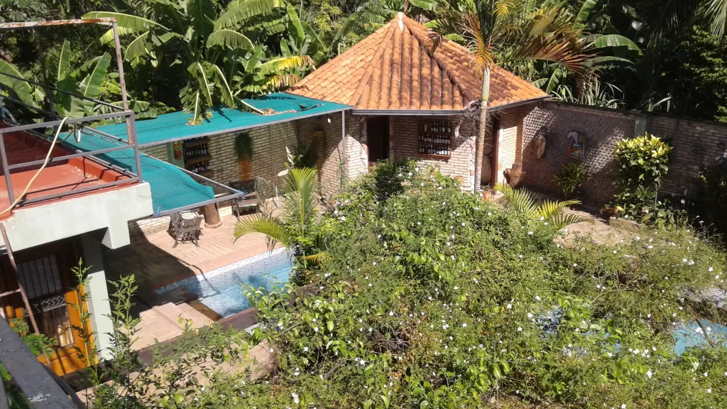 VENDO CASA QUINTA CENTRO DE SAN LORENZO — foto 2