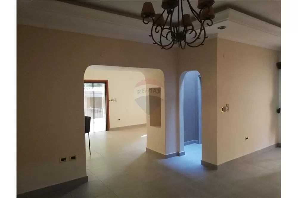 Lujosa Residencia en Barrio Republicano — foto 3