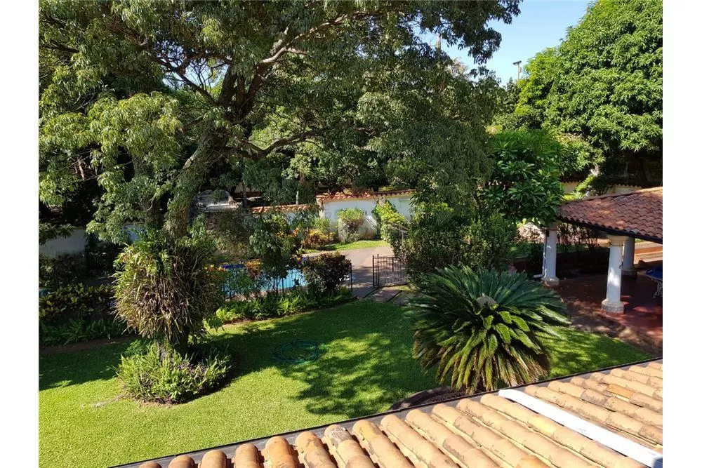 VENDO IMPORTANTE RESIDENCIA COLONIAL 1.855,08 m2 — foto 2