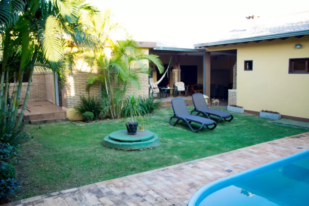 VENDO LINDA CASA CON PISCINA EN BARRIO OBRERO CIUDAD DEL ESTE — foto 2