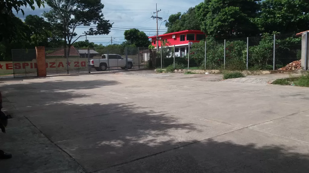TINGLADO DE 900 METROS CUADRADOS — foto 3