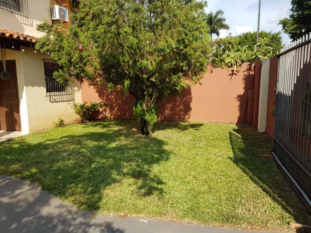 Vendo hermosa casa tipo Duplex en Mariano Roque Alonso. — foto 3