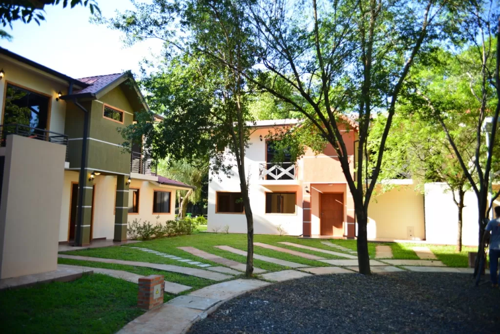 SE VENDE CASA EN EXCLUSIVO BARRIO CERRADO — foto 2