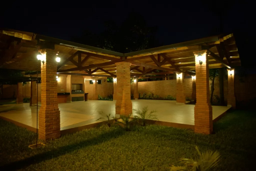 SE VENDE CASA EN EXCLUSIVO BARRIO CERRADO — foto 3
