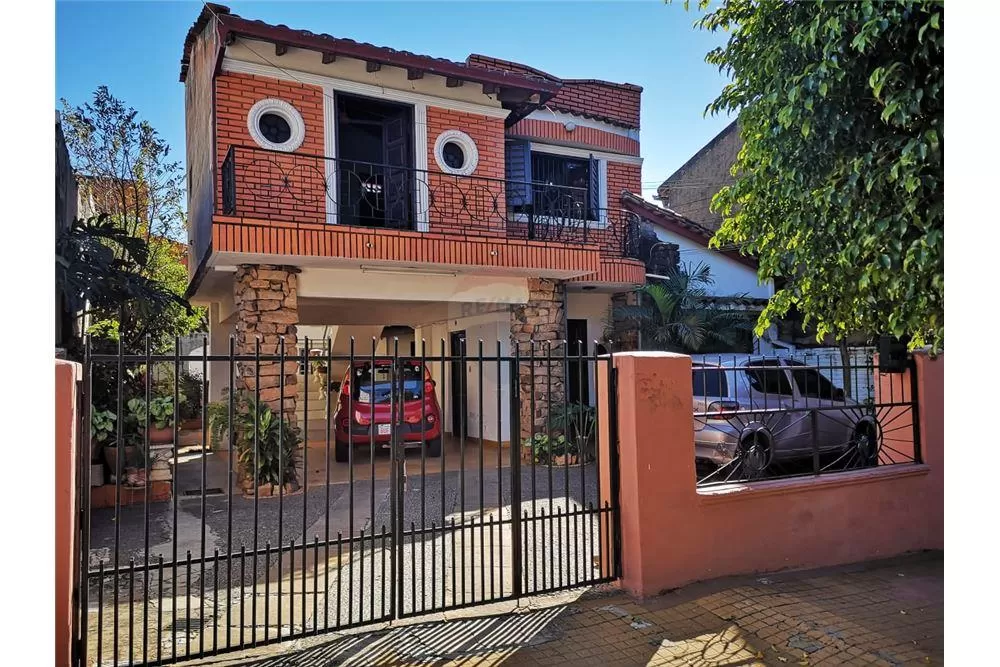 ATENCION INVERSIONISTAS...CASA EN ZONA ALTAMENTE COMERCIAL SUCRE CASI DENIS ROA — foto 2