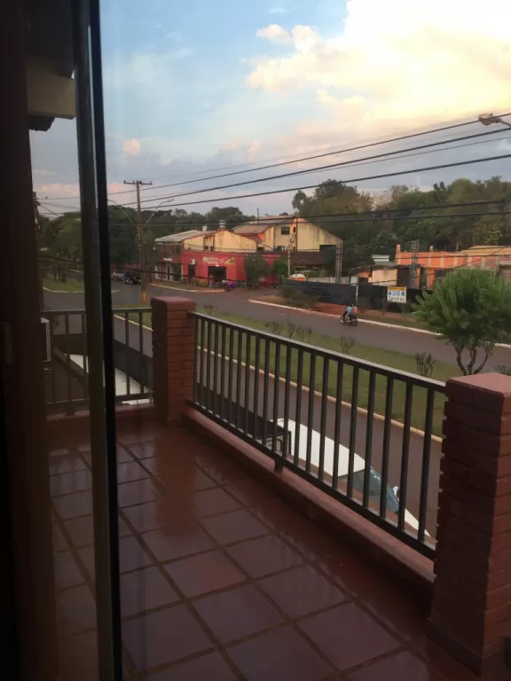 Aproveche ésta oferta única-Inmueble sobre la principal avenida de Hohenau-Colonias Unidas — foto 3