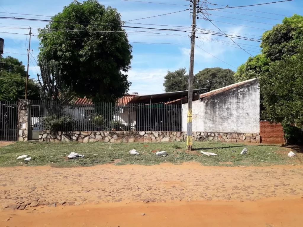 VENDO CASA EN 4to Barrio Luque a pasos de todo — foto 2