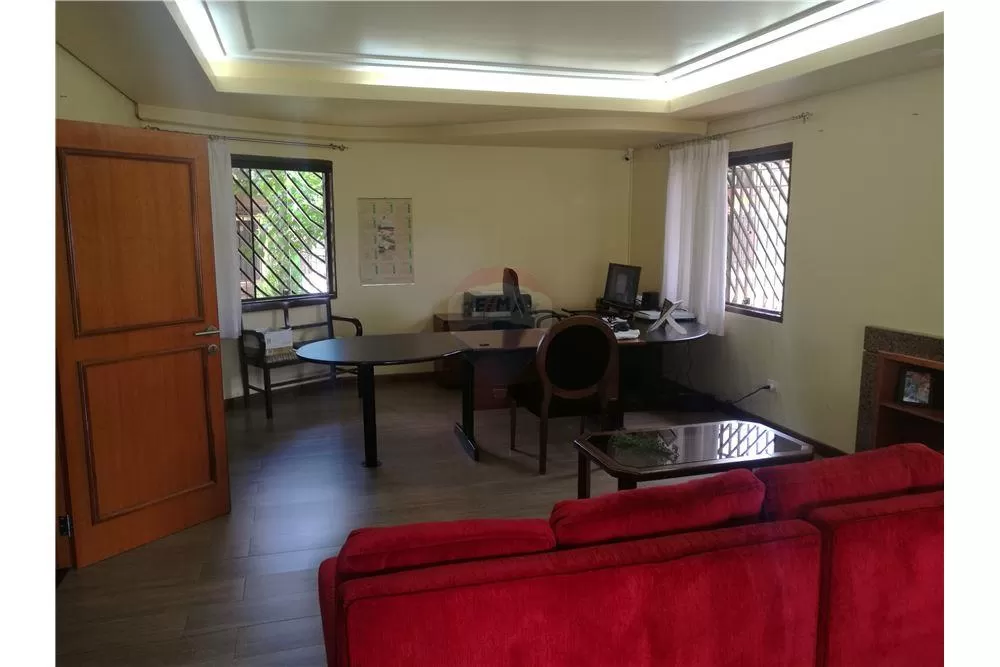 VENDO CASA CON 2 ESQUINAS EN FERNANDO DE LA MORA — foto 2