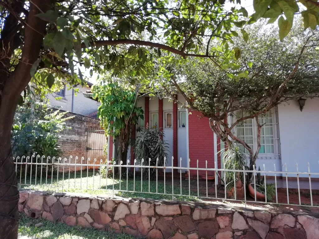 Vendo casa Lambaré zona Sup. Pueblo. — foto 2