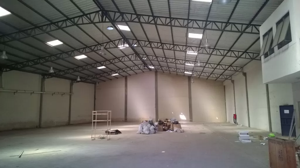 CORONEL OVIEDO IMPORTANTE INMUEBLE EN LA CIUDAD, AVENIDA PRINCIPAL — foto 2