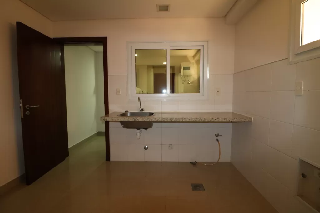 BAJA!!VENDO DEPARTAMENTO 2 DORMITORIOS. LAS MERCEDES. 2 cocheras!! — foto 3
