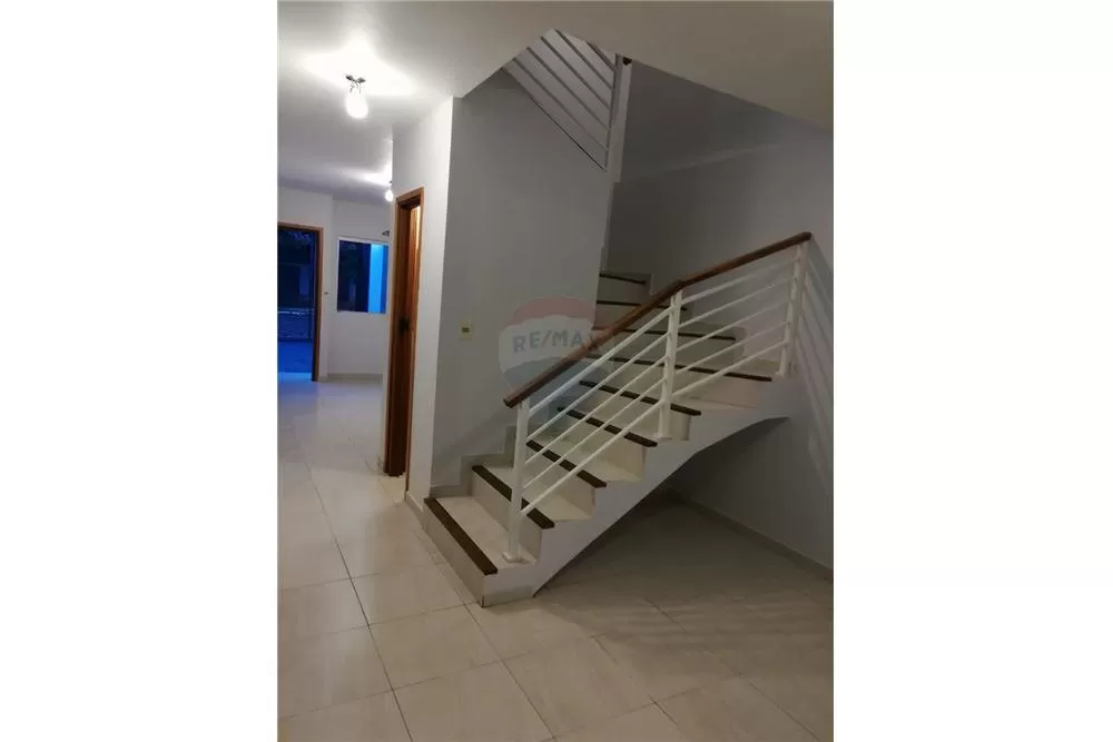 MODERNO DUPLEX ZONA MUNICIPALIDAD DE LAMBARE 4,200,000 ₲ [Mensual] — foto 2