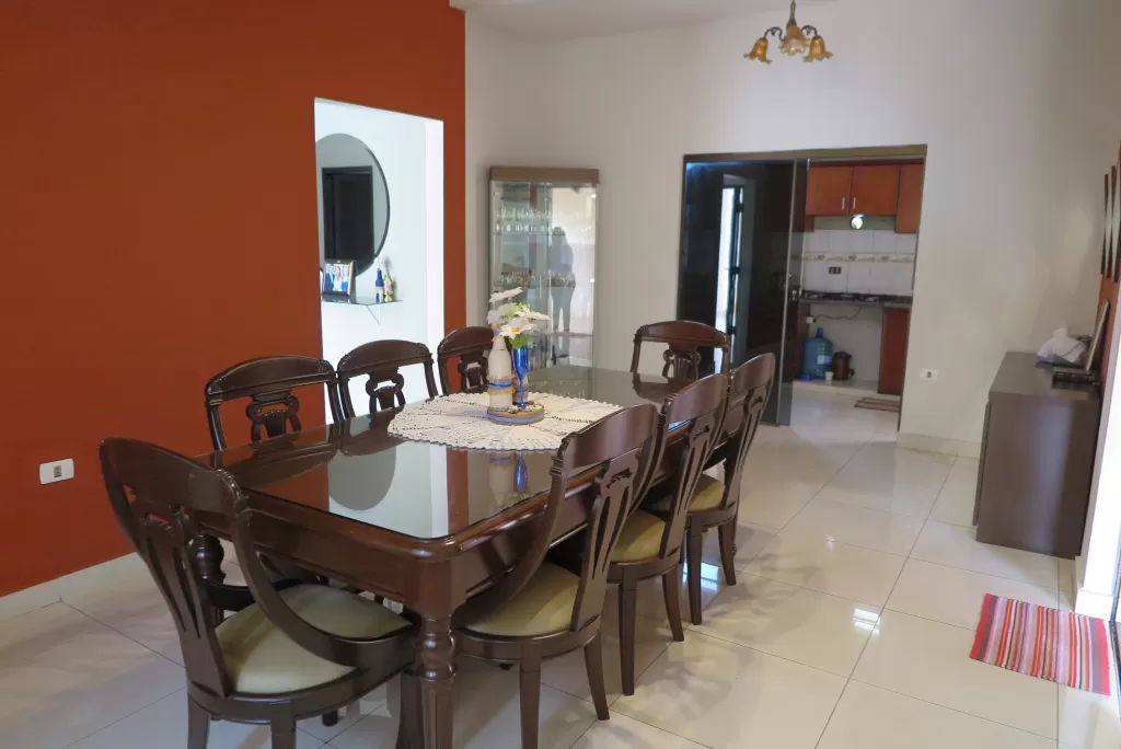 EN VENTA CASA CON PISCINA EN EL AREA 8 CIUDAD DEL ESTE PARAGUAY — foto 2