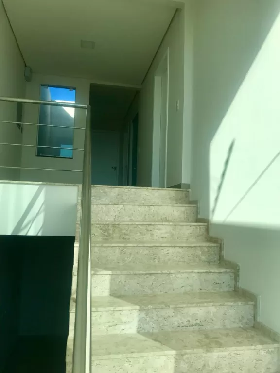 VENDO RESIDENCIA EN FOZ DE YGUAZU — foto 2