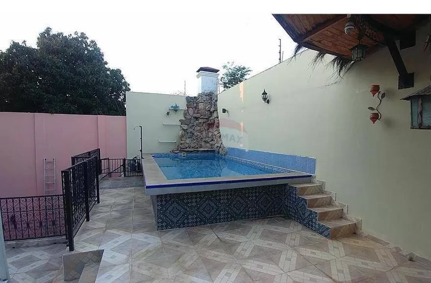VENDO LUJOSA CASA EN LAMBARÉ — foto 2