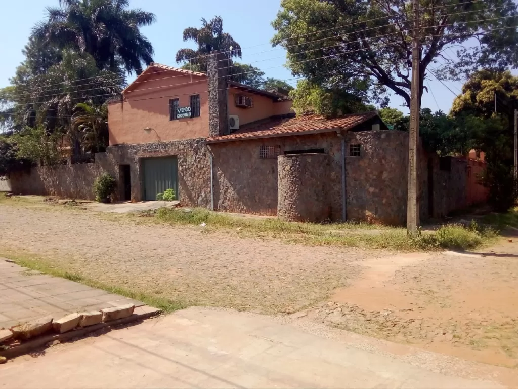 OFERTA IMPERDIBLE VENDO MI CASA, ACEPTO VEHICULO YO TERRENO, LUQUE! — foto 2