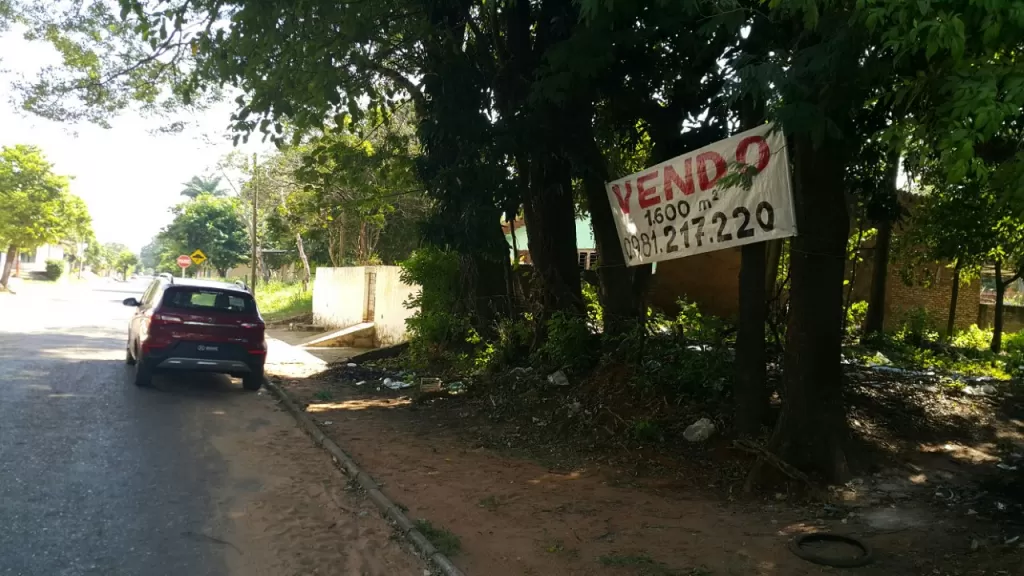 VENDO TERRENO EN PLENO CENTRO DE GUARAMBARE — foto 2