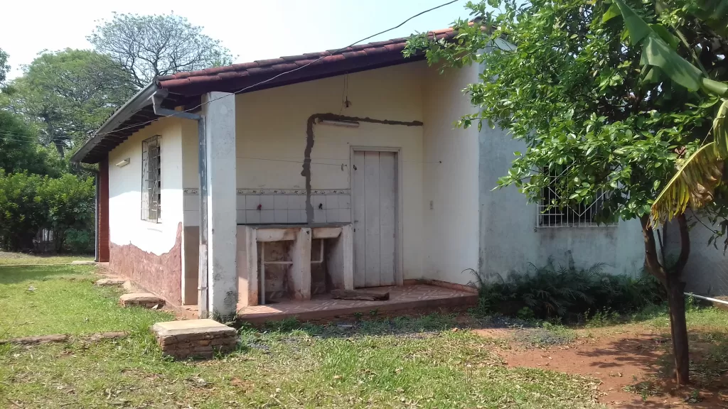 VENDO CASA EN ÑEMBY, BARRIO LA LOMITA. — foto 2
