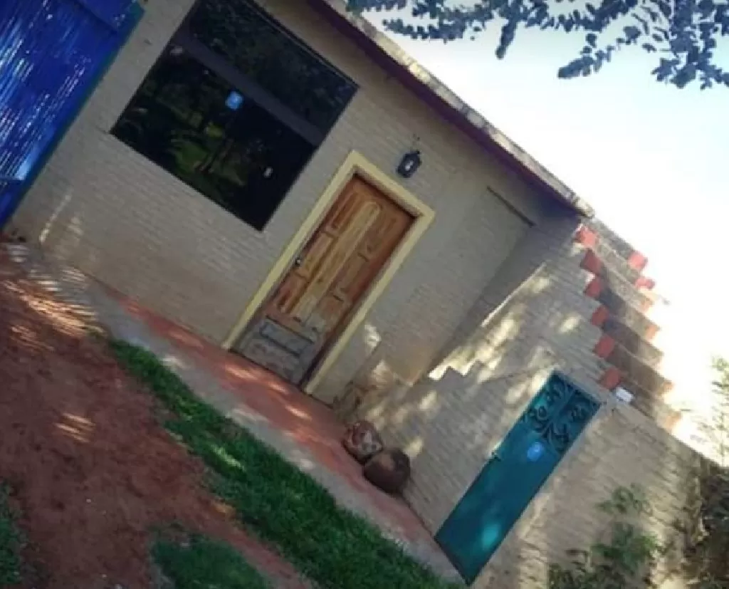 VENDO CASA c 2 Dptos, jardín de 540m2 — foto 2
