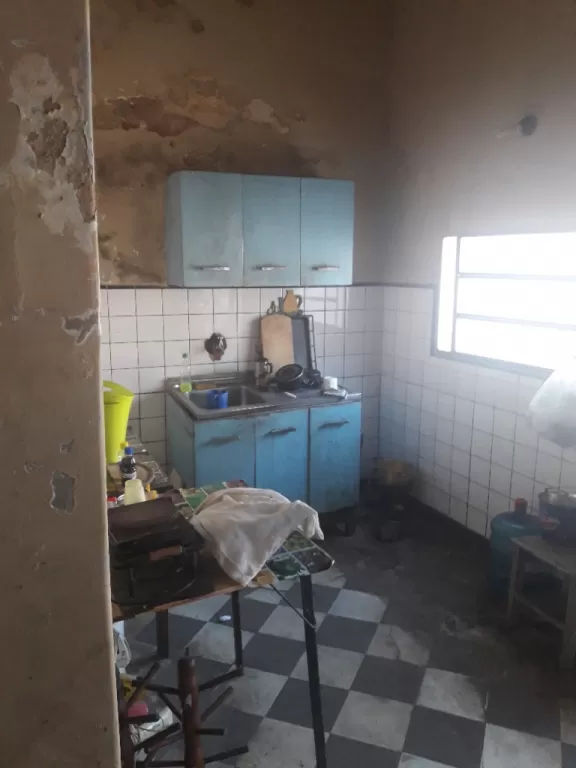 VENDO CASA BARRIO PINOZA, SOBRE CALLE ASFALTADA — foto 3
