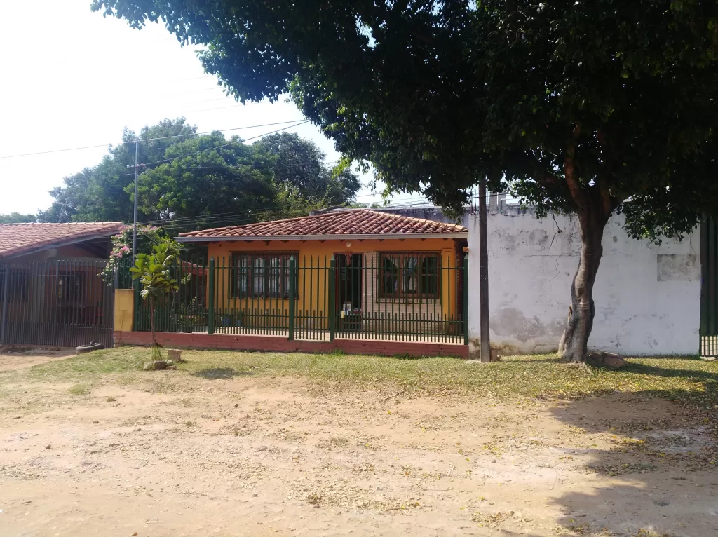 Vendo Casa con Deposito en Moras Cue - Luque — foto 2